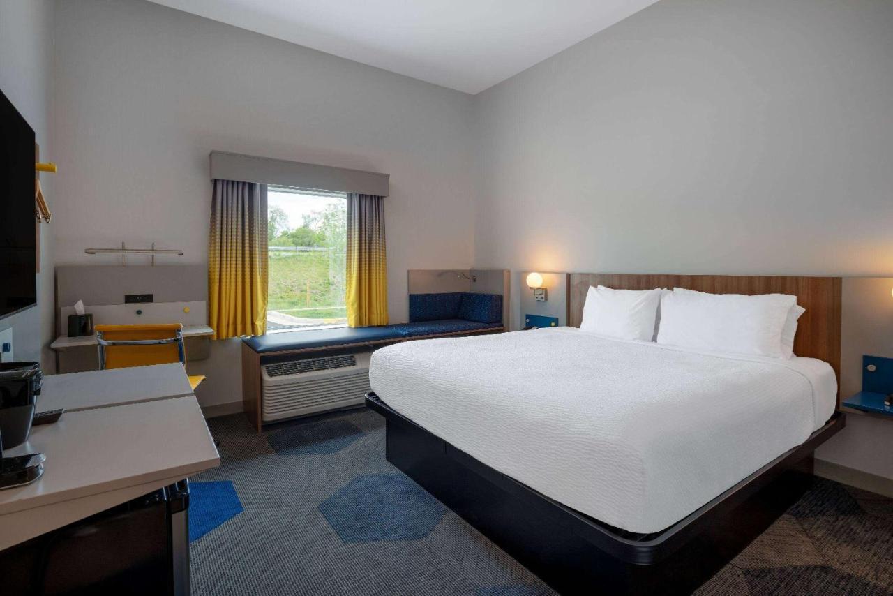 Microtel Inn & Suites By Wyndham Winchester Extérieur photo